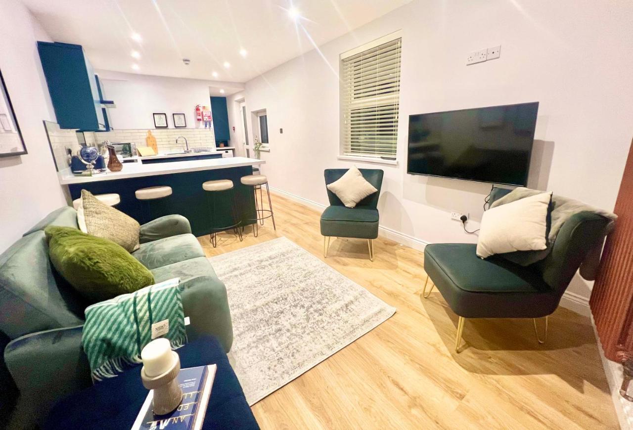 Gorgeous Newly Renovated 2 Double Bed Flat Apartment Суонзи Екстериор снимка